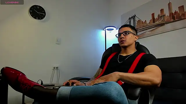 Dash Bukoski online show from December 20, 2:57 pm