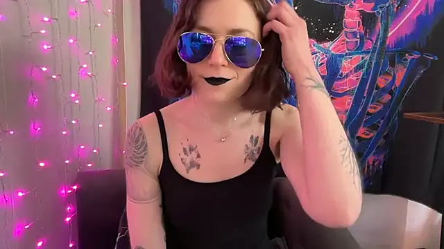 mistressannafoxx online show from October 3, 8:39 pm