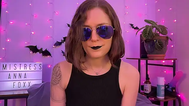 mistressannafoxx online show from November 14, 10:18 pm