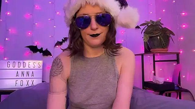 mistressannafoxx online show from December 22, 10:07 pm