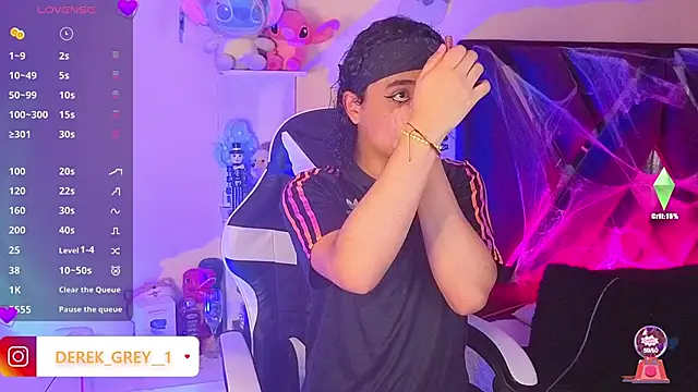 derek greyy  online show from October 19, 7:14 pm