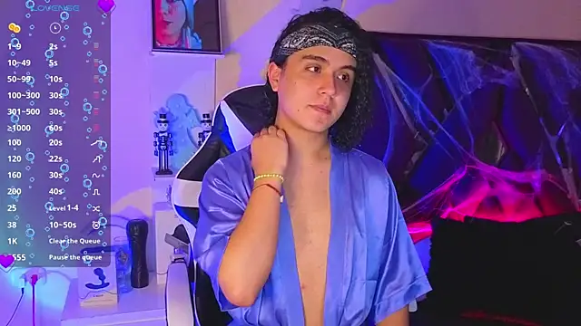 derek greyy  online show from October 26, 8:37 pm