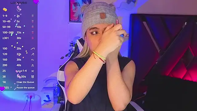 derek greyy  online show from November 12, 6:41 pm