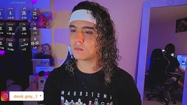 derek greyy  online show from March 4, 9:21 pm