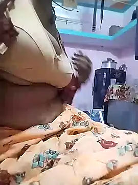 Snapshot of Shruti_Bhabhi38 chatting on September 17, 6:09 pm Shruti Bhabhi38 online show from September 17, 6:09 pm