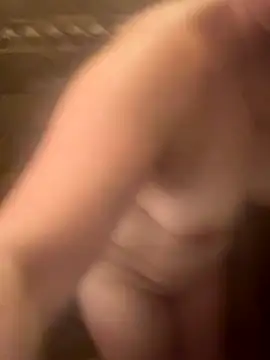 Snapshot of M1l3yD3w chatting on November 9, 2:32 am M1l3yD3w online show from November 9, 2:32 am