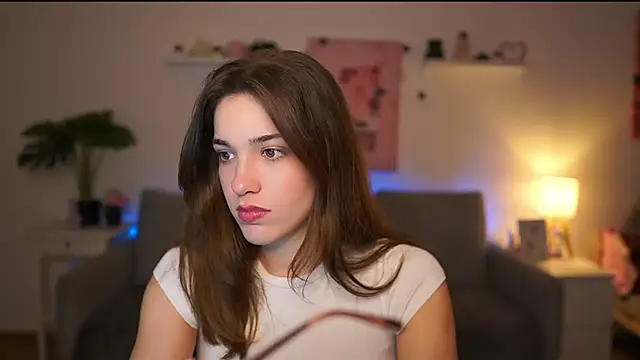 kissie cat online show from February 12, 2:23 pm