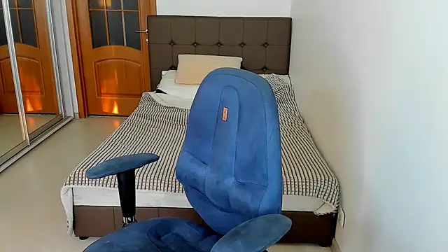 AndrianaBelle online show from September 19, 3:45 pm