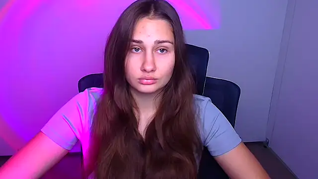 Stefanie Sweet online show from October 3, 7:05 am