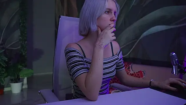 BethanyCloud online show from December 2, 5:46 am