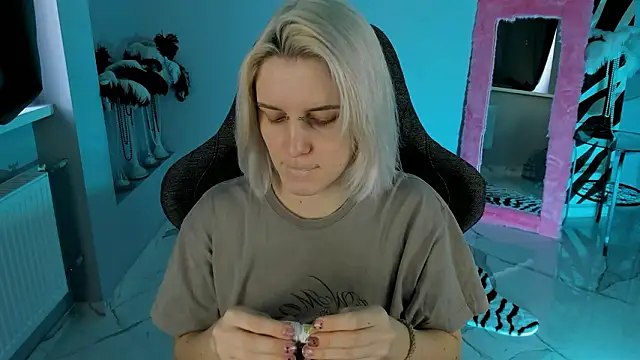 BethanyCloud online show from February 12, 5:24 am