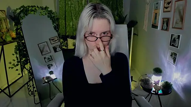 Snapshot of BethanyCloud chatting on June 10, 2:23 am BethanyCloud online show from June 10, 2:23 am