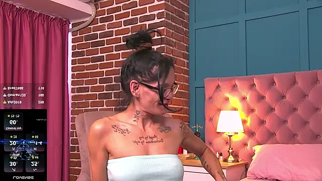 Snapshot of queen_diabla chatting on July 28, 2:13 pm queen diabla online show from July 28, 2:13 pm