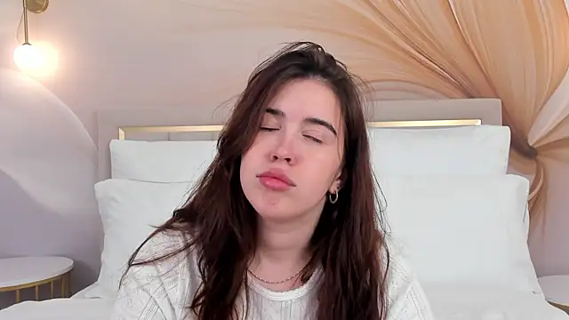 Snapshot of KimberlyBond chatting on September 17, 3:03 pm KimberlyBond online show from September 17, 3:03 pm