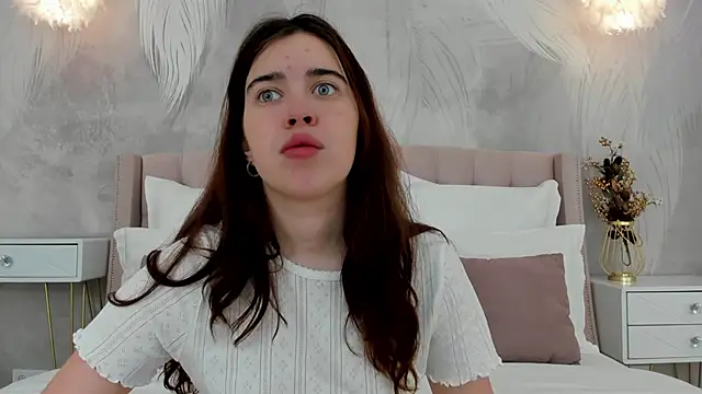 Snapshot of KimberlyBond chatting on September 30, 3:06 pm KimberlyBond online show from September 30, 3:06 pm