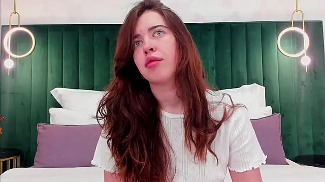 Snapshot of KimberlyBond chatting on October 1, 3:07 pm KimberlyBond online show from October 1, 3:07 pm