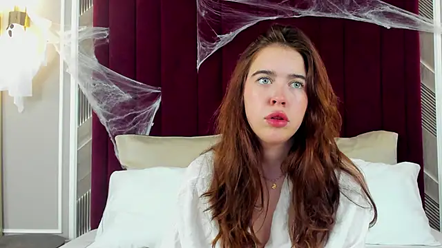 Snapshot of KimberlyBond chatting on October 29, 3:03 pm KimberlyBond online show from October 29, 3:03 pm