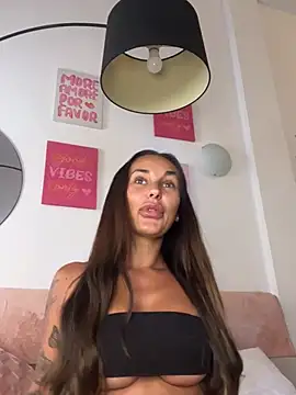 Snapshot of Rosieredxox chatting on May 31, 4:47 pm Rosieredxox online show from May 31, 4:47 pm