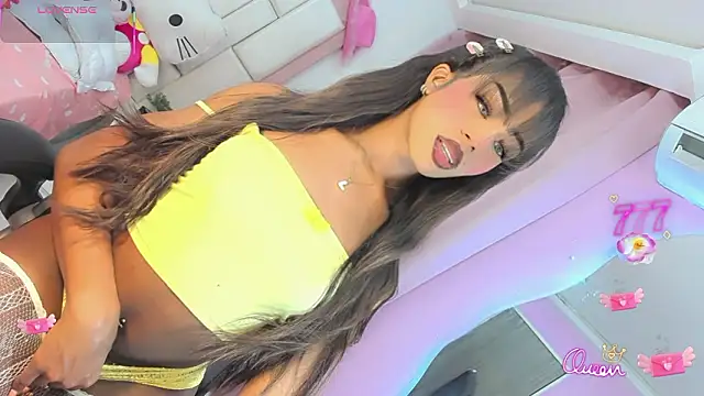 Snapshot of DarliingSweet chatting on February 2, 6:06 pm DarliingSweet online show from February 2, 6:06 pm