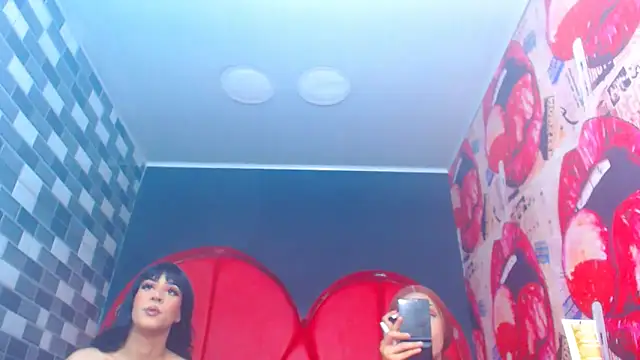 julessxcharlotte online show from November 26, 2:07 pm