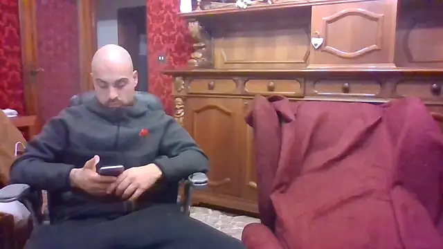 Snapshot of omihaze94 chatting on December 17, 8:15 pm omihaze94 online show from December 17, 8:15 pm