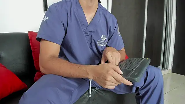 Snapshot of AndretiiAndCamila chatting on September 12, 11:54 am AndretiiAndCamila online show from September 12, 11:54 am