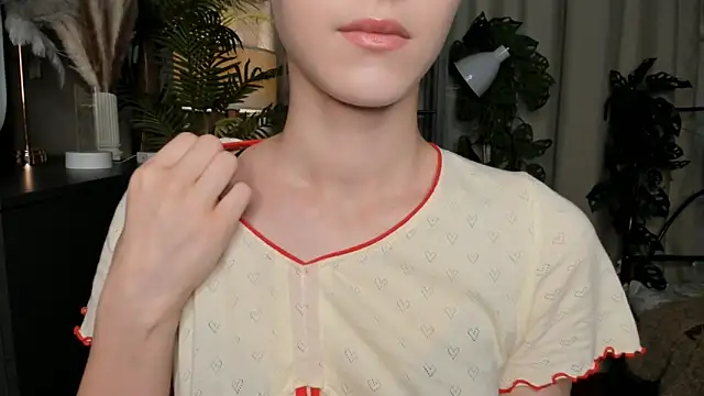 Snapshot of ChinBonnell chatting on September 20, 5:41 am ChinBonnell online show from September 20, 5:41 am