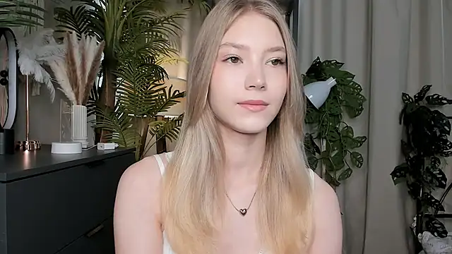 Snapshot of ChinBonnell chatting on September 21, 5:53 am ChinBonnell online show from September 21, 5:53 am