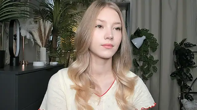 Snapshot of ChinBonnell chatting on September 26, 5:44 am ChinBonnell online show from September 26, 5:44 am