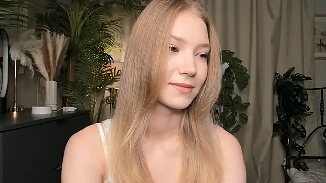 Snapshot of ChinBonnell chatting on October 6, 5:38 am ChinBonnell online show from October 6, 5:38 am