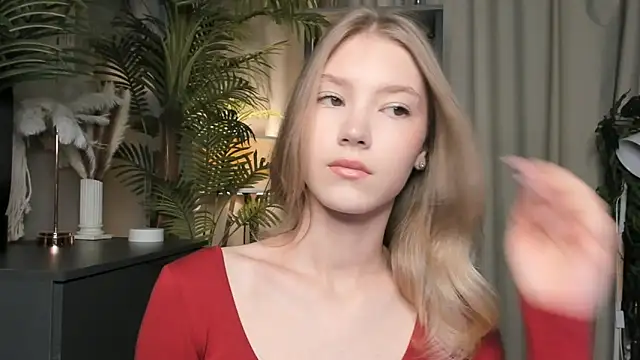 Snapshot of ChinBonnell chatting on October 25, 5:37 am ChinBonnell online show from October 25, 5:37 am