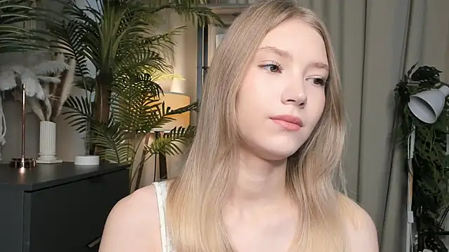 Snapshot of ChinBonnell chatting on October 26, 5:46 am ChinBonnell online show from October 26, 5:46 am