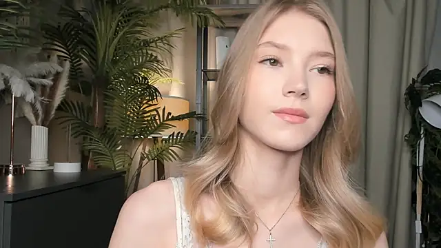 Snapshot of ChinBonnell chatting on November 9, 5:39 am ChinBonnell online show from November 9, 5:39 am