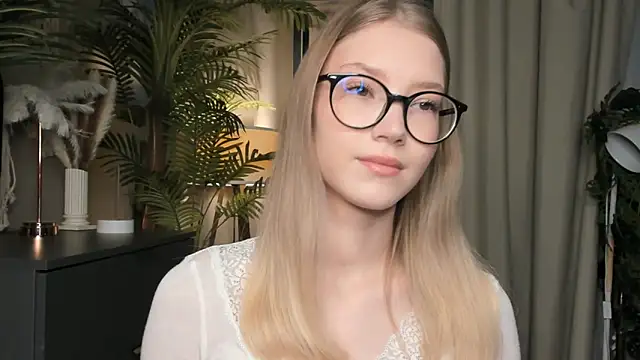 Snapshot of ChinBonnell chatting on November 13, 5:39 am ChinBonnell online show from November 13, 5:39 am