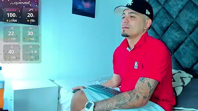 OwenStonne  online show from November 23, 12:38 pm