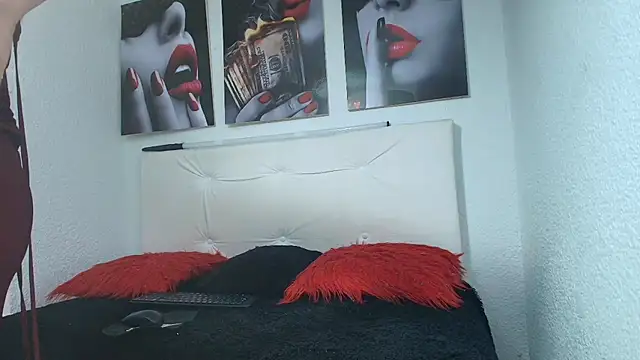 Snapshot of amy_lennox chatting on July 2, 1:39 pm amy lennox online show from July 2, 1:39 pm