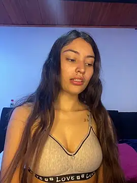 Snapshot of hotwife26 chatting on November 10, 4:28 pm hotwife26 online show from November 10, 4:28 pm