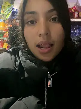 Snapshot of hotwife26 chatting on January 18, 3:43 am hotwife26 online show from January 18, 3:43 am