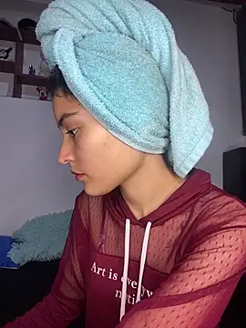 Snapshot of hotwife26 chatting on March 3, 11:32 pm hotwife26 online show from March 3, 11:32 pm