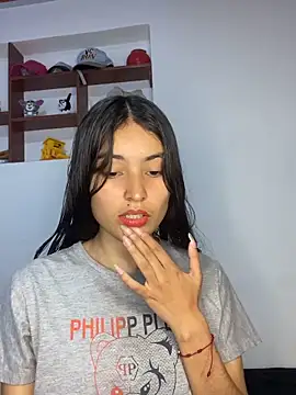 Snapshot of hotwife26 chatting on April 7, 9:04 pm hotwife26 online show from April 7, 9:04 pm