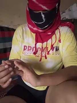 Snapshot of crazy111girl chatting on February 5, 5:12 am crazy111girl online show from February 5, 5:12 am