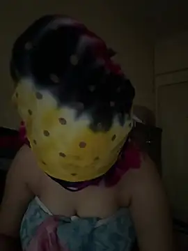 Snapshot of crazy111girl chatting on February 10, 10:41 am crazy111girl online show from February 10, 10:41 am