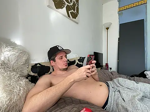 Snapshot of shyandchilling chatting on March 5, 2:46 pm shyandchilling online show from March 5, 2:46 pm