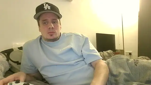 Snapshot of shyandchilling chatting on March 13, 8:48 pm shyandchilling online show from March 13, 8:48 pm
