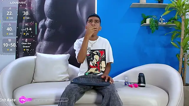 Snapshot of ender_h0t chatting on September 13, 1:55 pm ender h0t online show from September 13, 1:55 pm