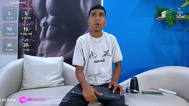 Snapshot of ender_h0t chatting on September 14, 1:54 pm ender h0t online show from September 14, 1:54 pm