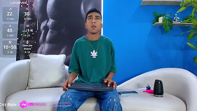Snapshot of ender_h0t chatting on September 16, 1:34 pm ender h0t online show from September 16, 1:34 pm