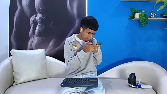 Snapshot of ender_h0t chatting on September 30, 2:00 pm ender h0t online show from September 30, 2:00 pm