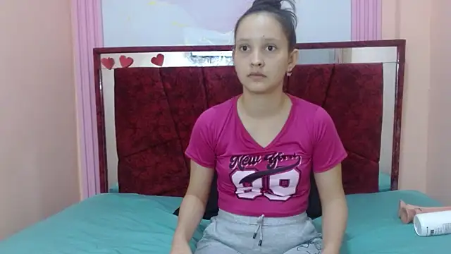 Snapshot of aiiram_hard_sex chatting on June 9, 1:17 am aiiram hard sex online show from June 9, 1:17 am