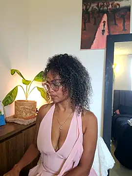 Snapshot of BiiancaEstradaa chatting on May 29, 9:46 pm BiiancaEstradaa online show from May 29, 9:46 pm
